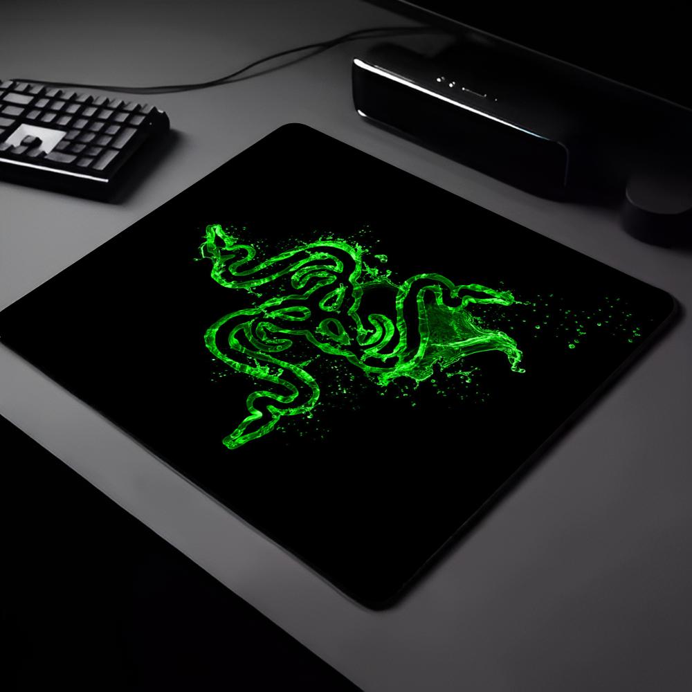 Razer ロゴマウスパッド E スポーツプレーヤーマウスパ - Esports Gaming Maus のレビューと価格